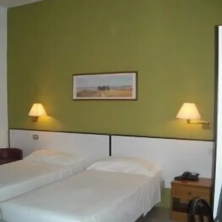 Bristol Hotel 2*