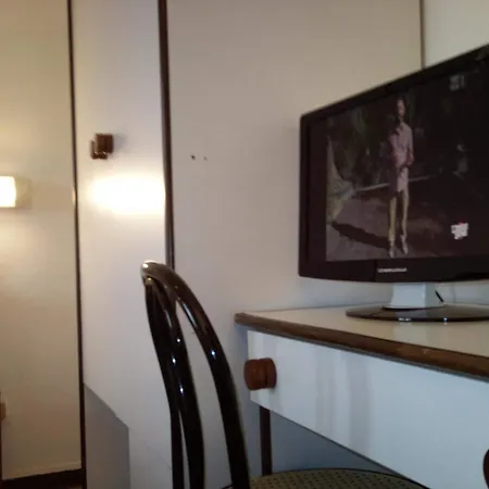 Bristol Hotel 2*