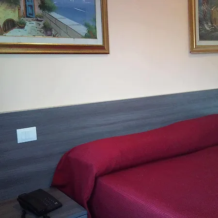 Bristol Hotel 2*